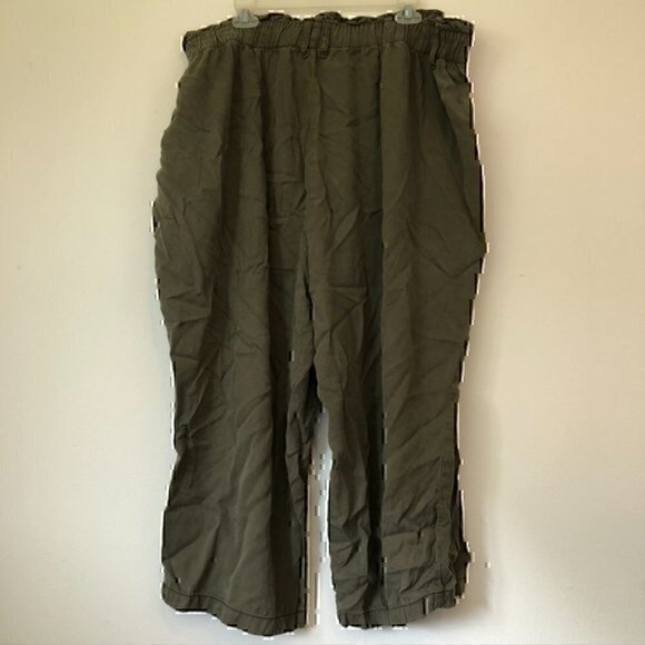 TORRID Plus Size Olive Green High Waisted Rise Paper Bag Cropped Ankle Pants 22 - Picture 10 of 11